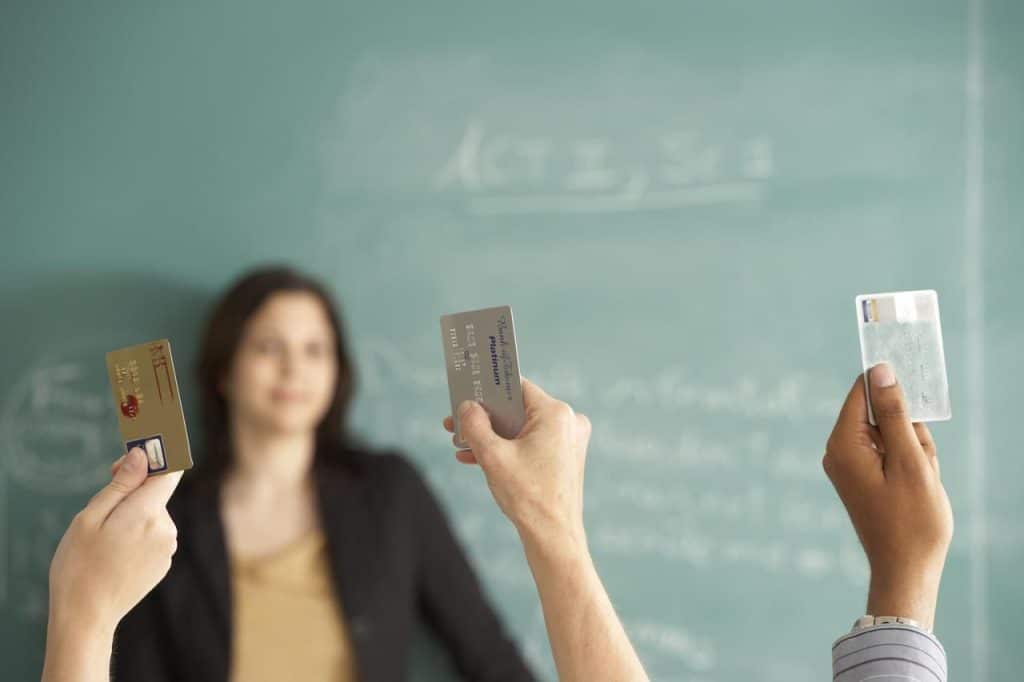 Cartões de crédito para universitários 