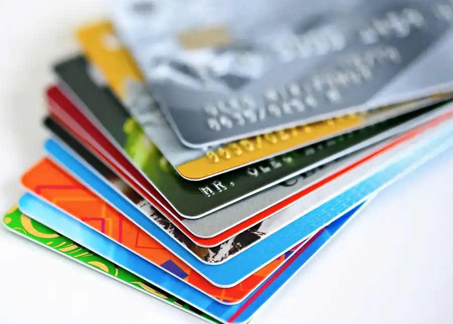 Cartões de crédito com benefícios para compras de material de construção