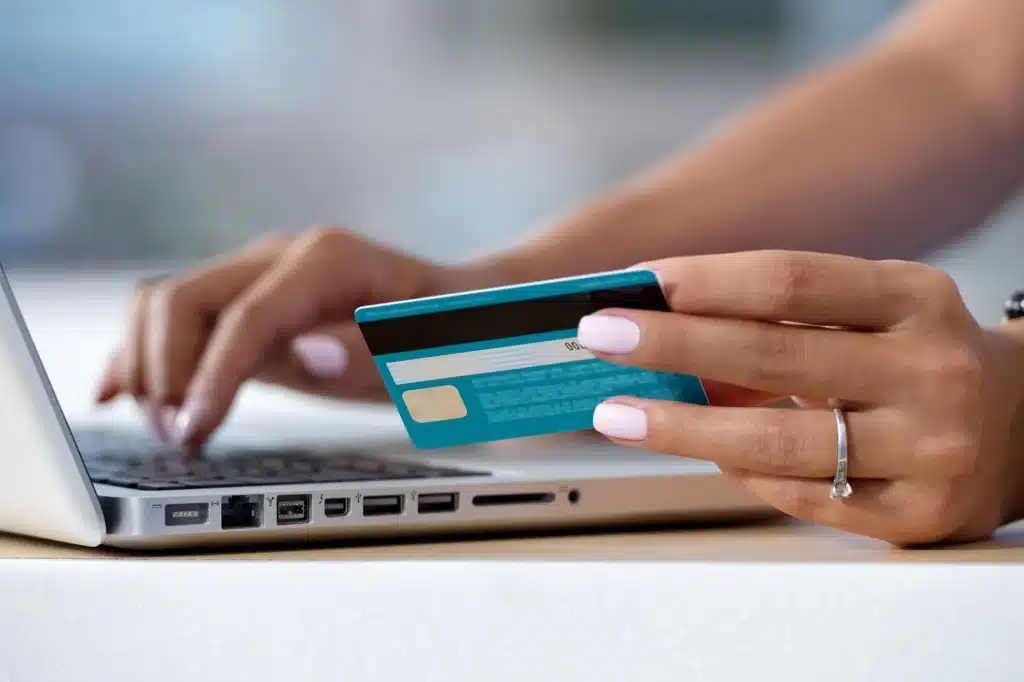 Cartões de crédito com benefícios em serviços de Streaming: Economizando em entretenimento!